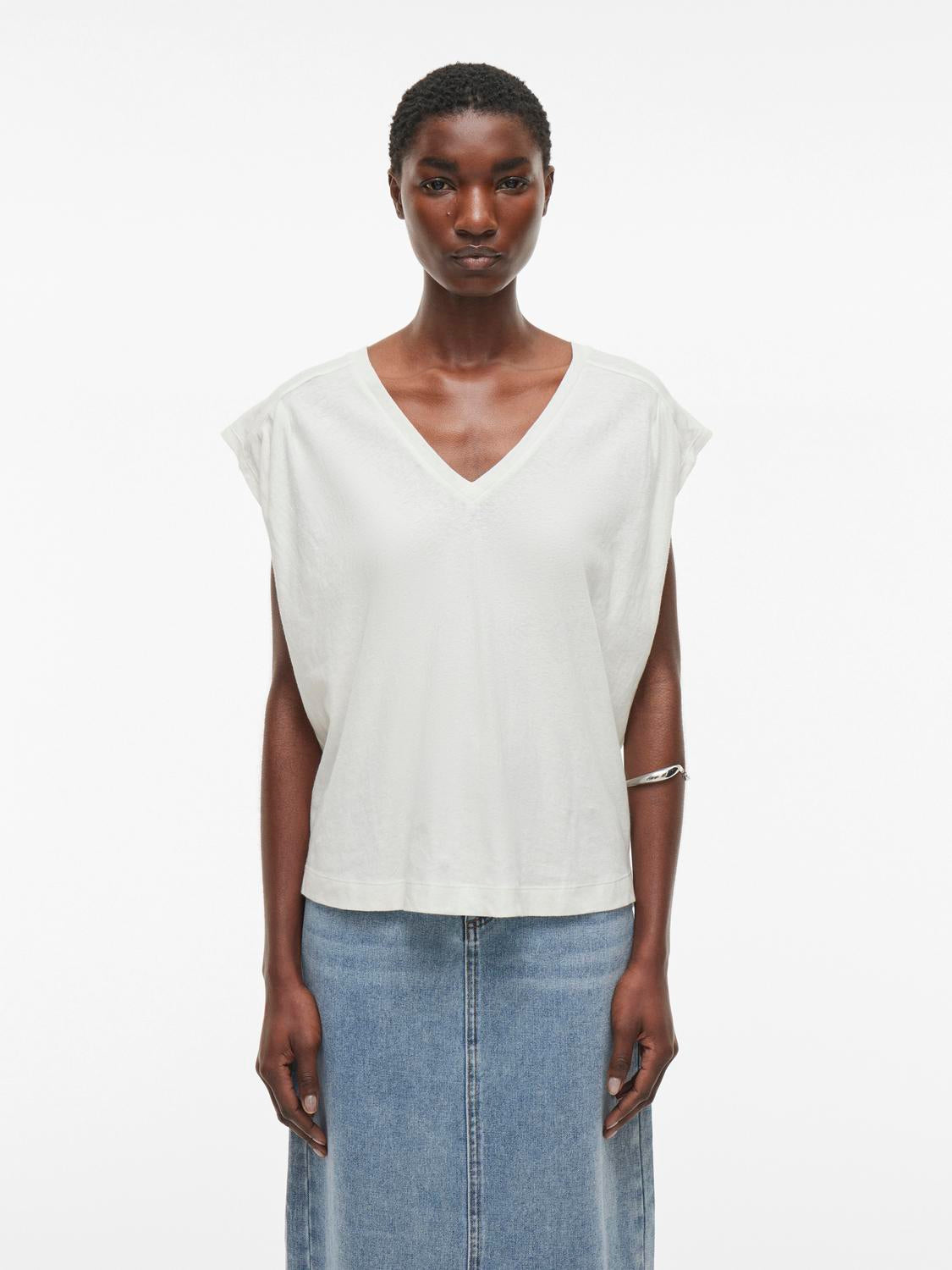model_shot-front